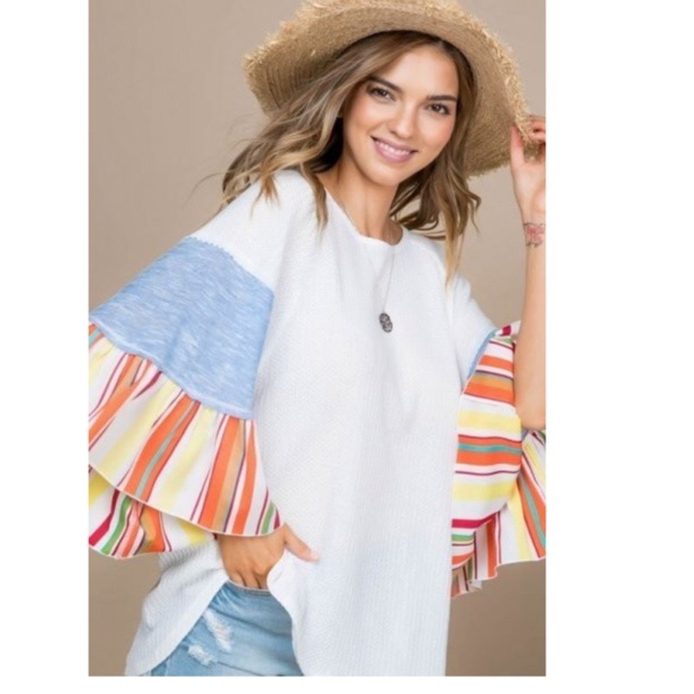 NWT Mainstrip ruffled sleeve top